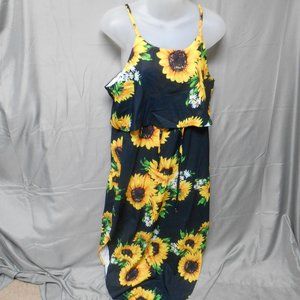 NWT VYNCS Popular floral spaghetti strap dress M